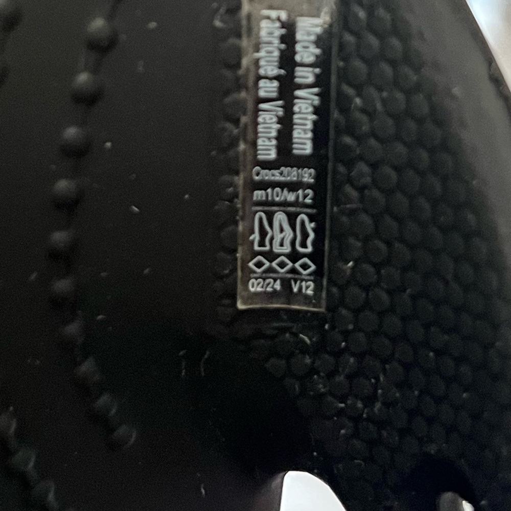 CROCS Black Baya Iconic Comfort Unisex Flip Flops Women’s size 12 - Picture 2 of 6